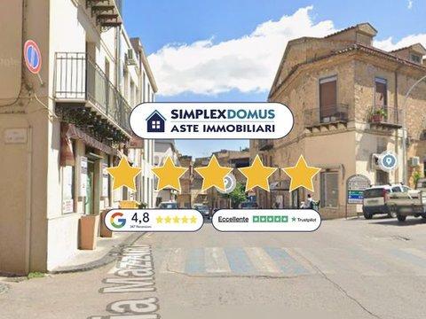 Appartamento in Via Grossi, Valguarnera Caropepe