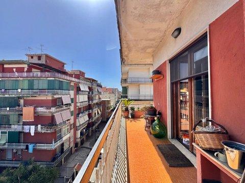 Trilocale in Via Sandro Botticelli, 57, Pianura, Napoli