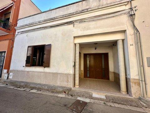 Casa indipendente in Via N. Sauro, 23, San Donato di Lecce