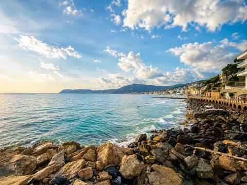 Trilocale in Passeggiata Cadorna, 116, Borgo Coscia - Zona Levante, Alassio