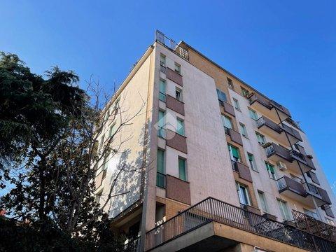 Quadrilocale in via San Donato, 17, San Vitale - Massarenti, Bologna