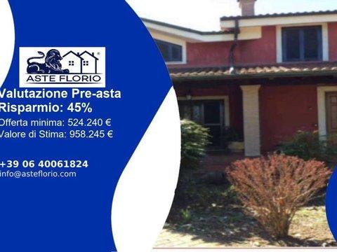 Villa in Via le Mura, Valmontone