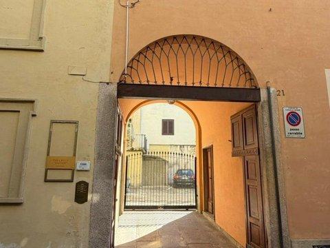 Appartamento in Via Alberto Piccaroli, 21, Centro, Casale Monferrato