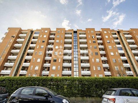 Trilocale in Via Luigi Tamburrano, 30, Colli Aniene, Roma
