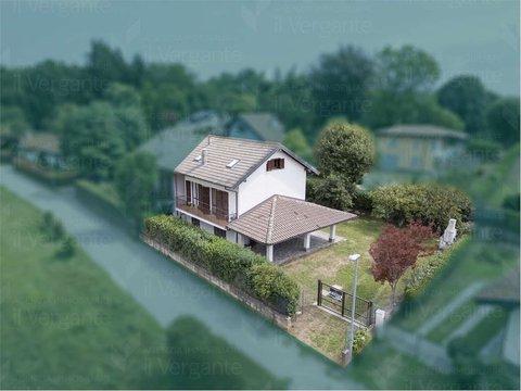 Villa in Via San Salvatore s.n.c, Nebbiuno