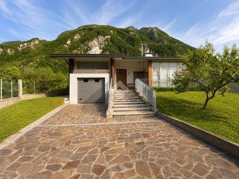 Villa in Via Moggio, 8, Venzone