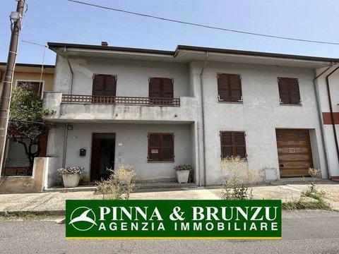 Villetta a schiera in Via Roma, 22, Abbasanta