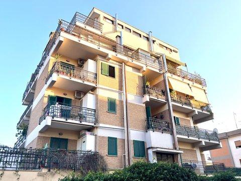 Bilocale in Via di Vigna Consorti, Trullo, Roma
