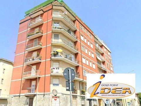 Trilocale in Via Orti, 23, Zona Centro, Chivasso