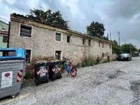 Villetta bifamiliare in Via Zola, 4 a, Mizzana - Cassana, Ferrara