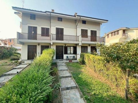 Villetta a schiera in Via F. Gabotto, Bra