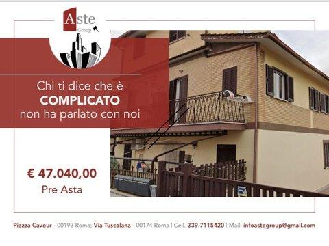 Trilocale in Via Grammichele, 15, Borghesiana - Finocchio, Roma