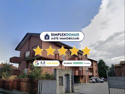 Appartamento in Via San Carlo, Casatenovo
