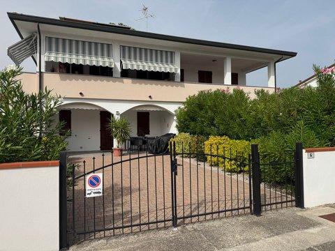 Villetta a schiera in Via Monte Cadria, 6, Lido degli Scacchi, Comacchio