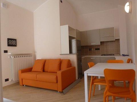 Trilocale in Via Gattinara, Vanchiglietta, Torino