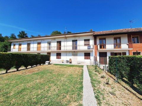 Villetta a schiera in Strada dei Magliani, 11, Alba