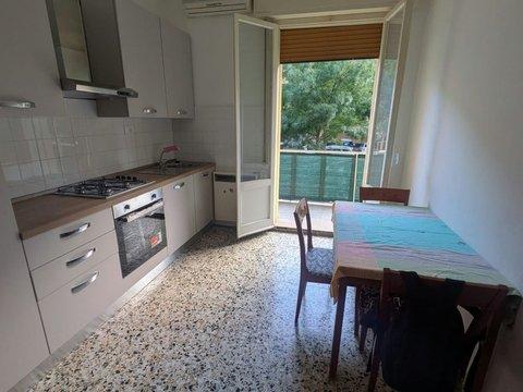 Trilocale in Via de' Carracci, Croce, Casalecchio di Reno