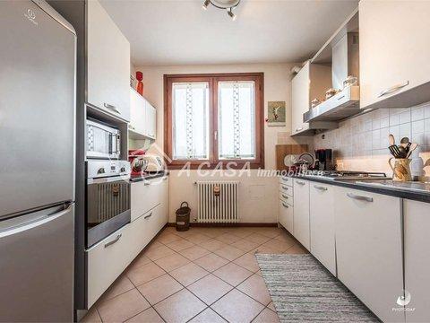 Appartamento in Via Pace, 29, Medesano