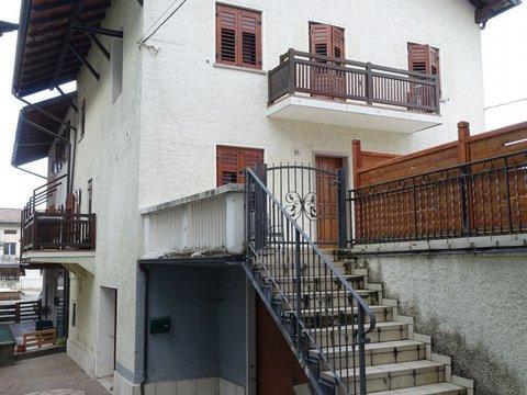 Villetta a schiera in Via Lovernatico, Sporminore