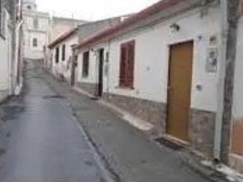 Casa indipendente in Salita Montepiselli, 84, Gonzaga - Tirone - Gravitelli, Messina