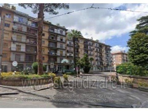 Appartamento in Viale Colli Aminei, 36, Capodimonte-Colli Aminei, Napoli