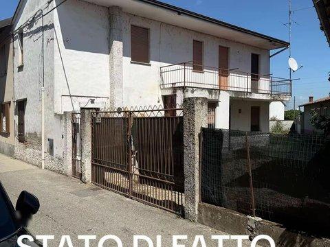 Casa indipendente in Via Montegrappa, 27, Alagna