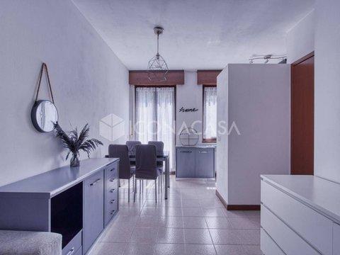 Bilocale in Via Crotone, 6, Borgonuovo, Verona