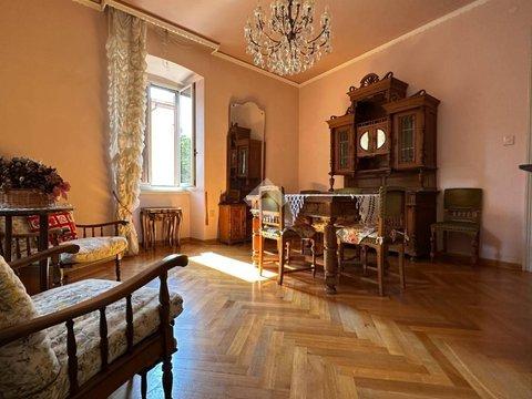 Trilocale in Viale Venti Settembre, 88, Cologna - Università, Trieste