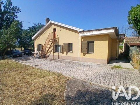 Casa indipendente in Contrada Olmo della Biocca, 5, Civitaquana