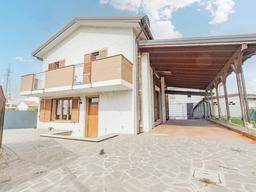 Villa in Via Roma, 53, Ossago Lodigiano