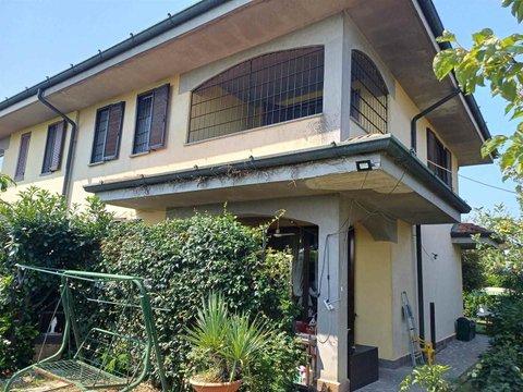 Villetta a schiera in Via Don Rodolfo Cambielli, 5, Corte Palasio
