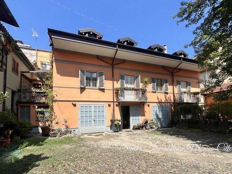 Casa indipendente in Via Giuseppe Mazzini, Centro, Torino