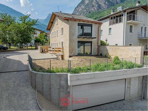 Casa indipendente in Via Giavere della Mera s.n.c, Chiavenna