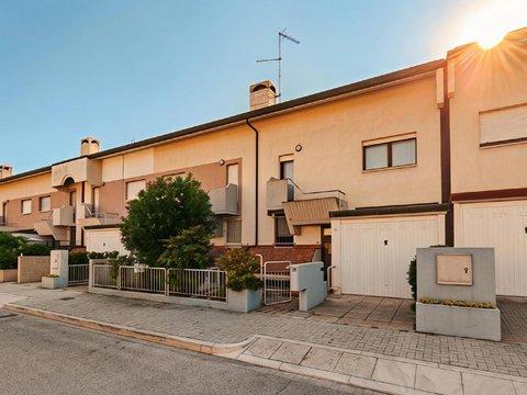 Villetta a schiera in Via Latina, 3, Cormor-Rizzi-Viale Venezia, Udine