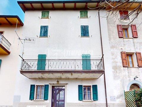 Appartamento in Via Cavara, Vergato