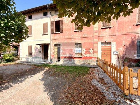 Villetta a schiera in Via Compartitori, 43, Asola
