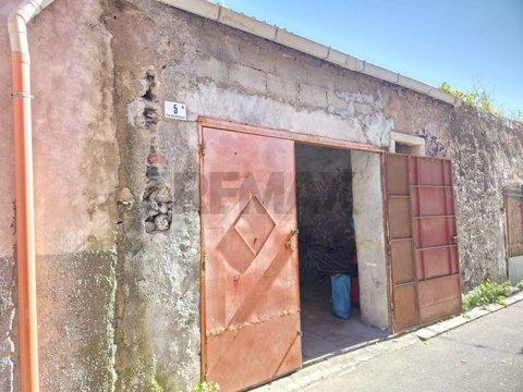 Casa indipendente in Via Mongiovì, 5, San Cristoforo, Catania