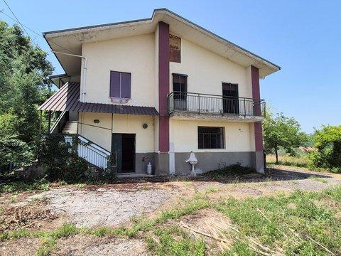 Villa in villaggio santo stefano s.n.c, San Mango sul Calore