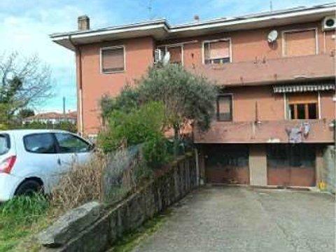 Quadrilocale in Via Tre Giugno, 55, Robecchetto con Induno