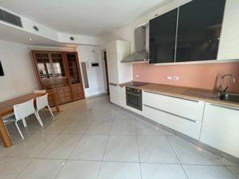 Trilocale in Via Prato, Bisceglie, Milano