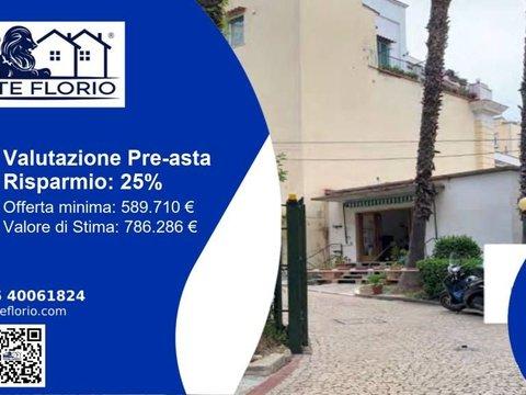 Quadrilocale in Via del Parco Maria, 24, Arenella, Napoli