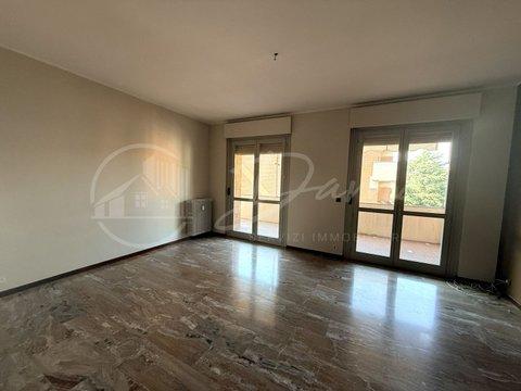 Quadrilocale in Via Valence, 11, Ovest, Asti