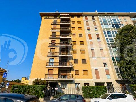 Quadrilocale in Via Francesco Primaticcio, 209, Inganni, Milano