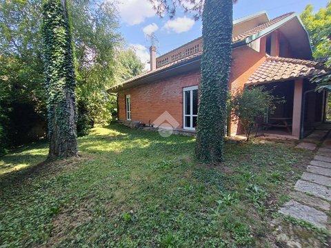 Villa in Via Nazionale dei Giovi, 220, Lentate sul Seveso