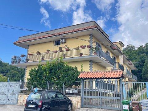 Appartamento in Viale San Ignazio di Loyola, 147, Camaldoli, Napoli