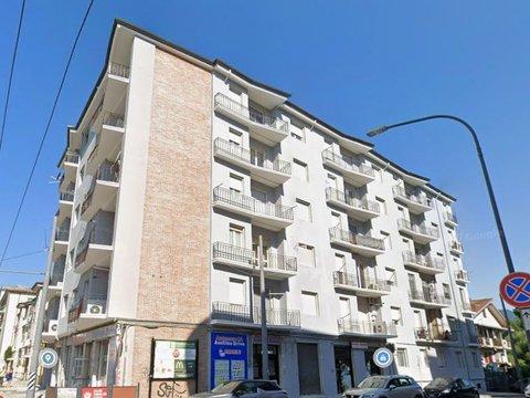 Trilocale in Via Cristoforo Colombo, 50, Viale Italia - Via Roma, Avellino