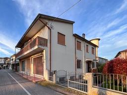 Villetta bifamiliare in Via Roma, 27, Fratta Polesine