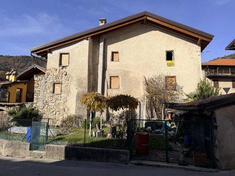Appartamento in Via Zandonai, 2, Ronzo-Chienis