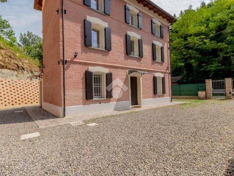 Villa in Via Landa, 147, Monte San Pietro
