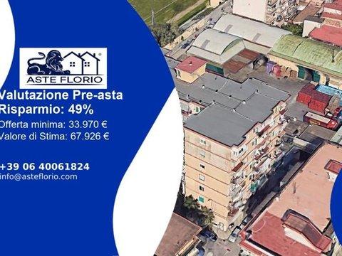 Trilocale in via Silvio Pellico, 9, Centro Città, Casoria
